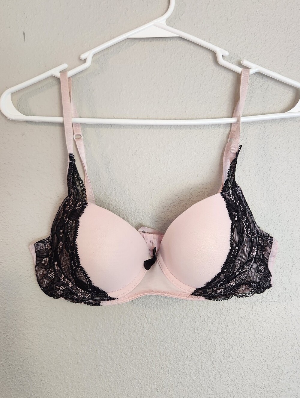 Sophie B. Pink And Black Pushup Bra Size 34B